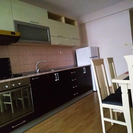 Lovely Apt At The Heart Of The City&Near The Lake Pogradec Esterno foto