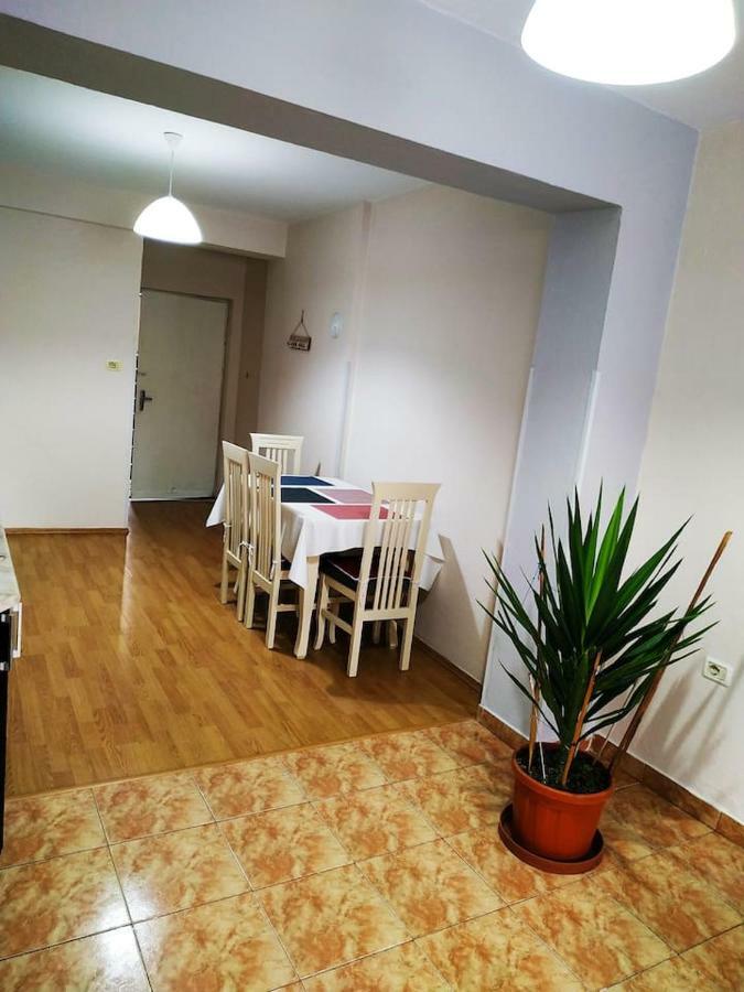 Lovely Apt At The Heart Of The City&Near The Lake Pogradec Esterno foto