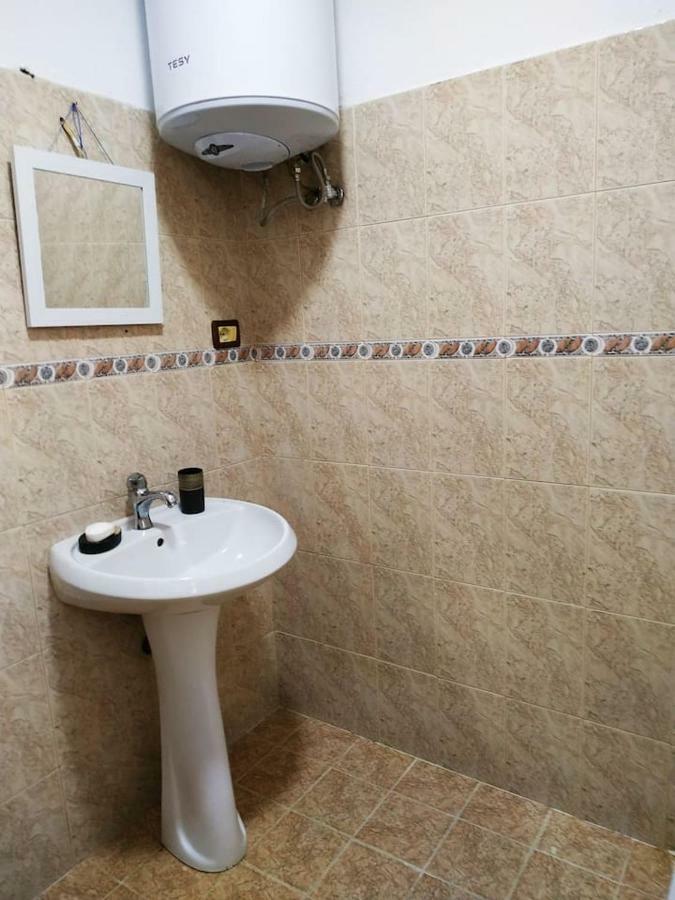 Lovely Apt At The Heart Of The City&Near The Lake Pogradec Esterno foto
