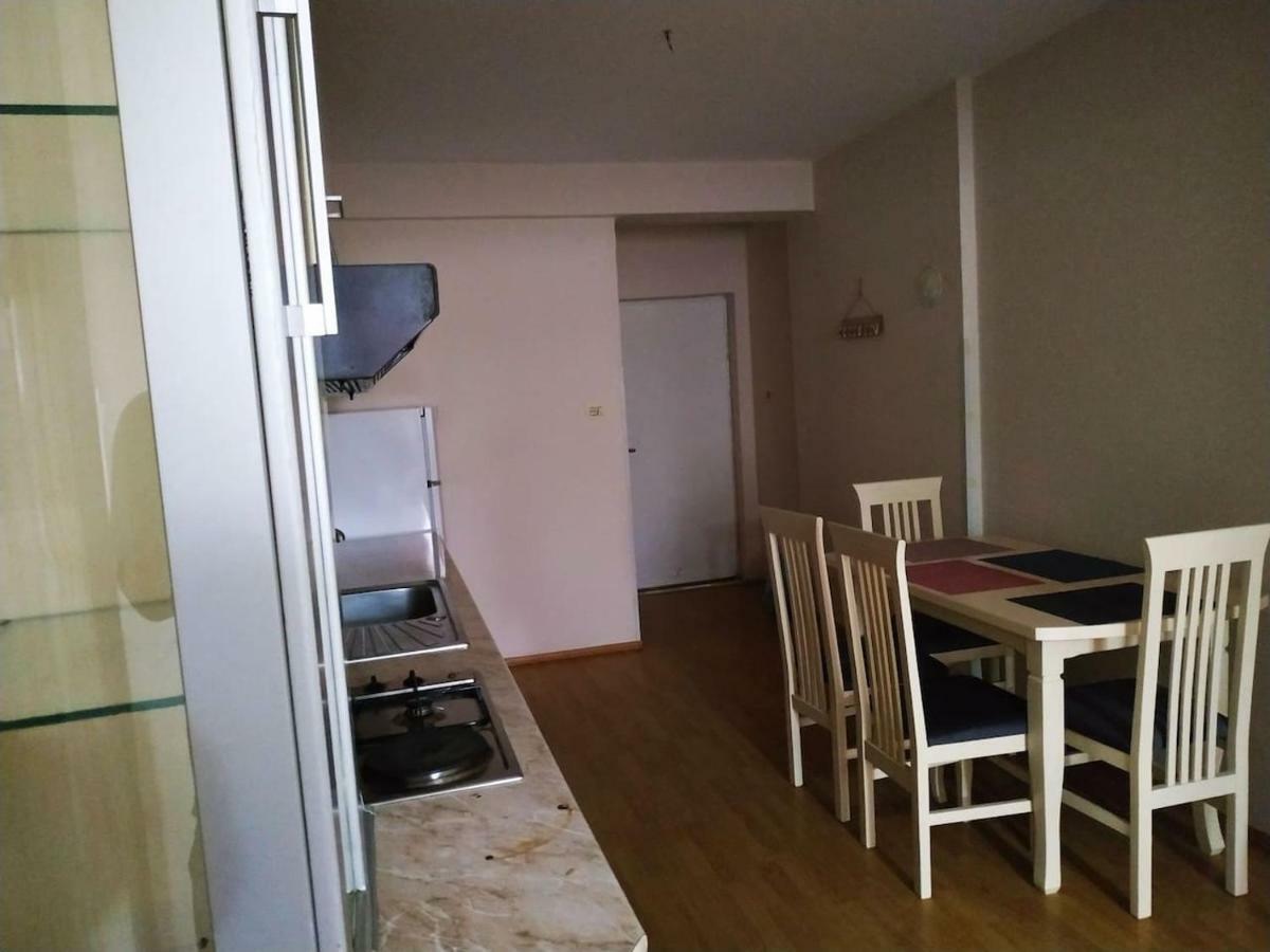 Lovely Apt At The Heart Of The City&Near The Lake Pogradec Esterno foto